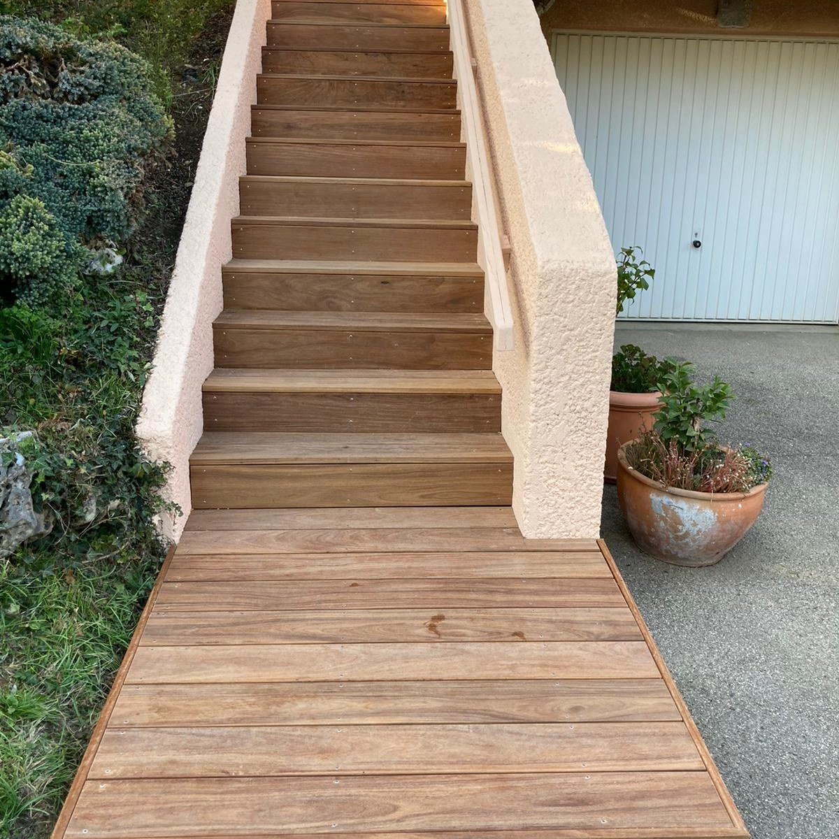 Terrasse bois escalier lyon